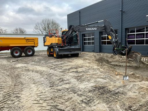 Mobiele kraan van Bruggers aan het werk